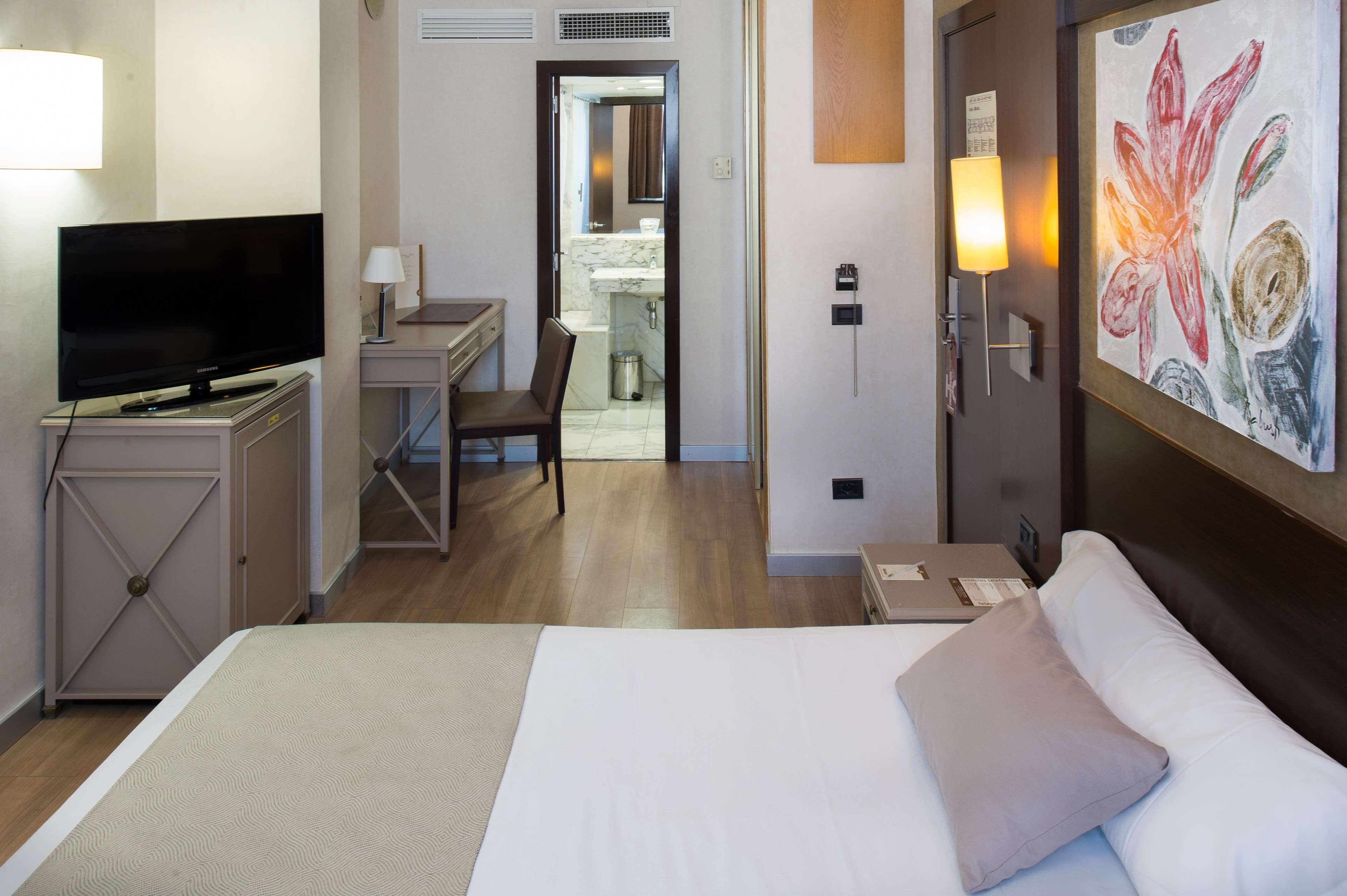 Catalonia Mikado Hotel Barcelona Ngoại thất bức ảnh